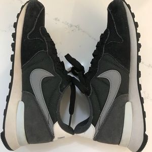 Nike Internationalist Sneakers